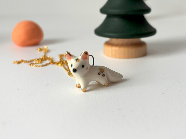 arctic fox pendant in porcelain and gold