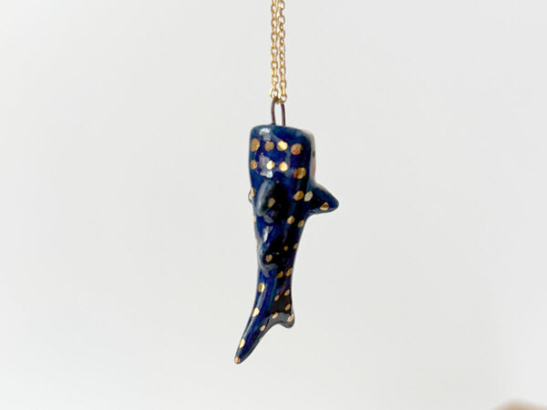 Pendentif Requin Baleine - Nuit étoilée – Image 3