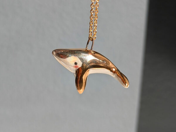 cute whale pendant gold