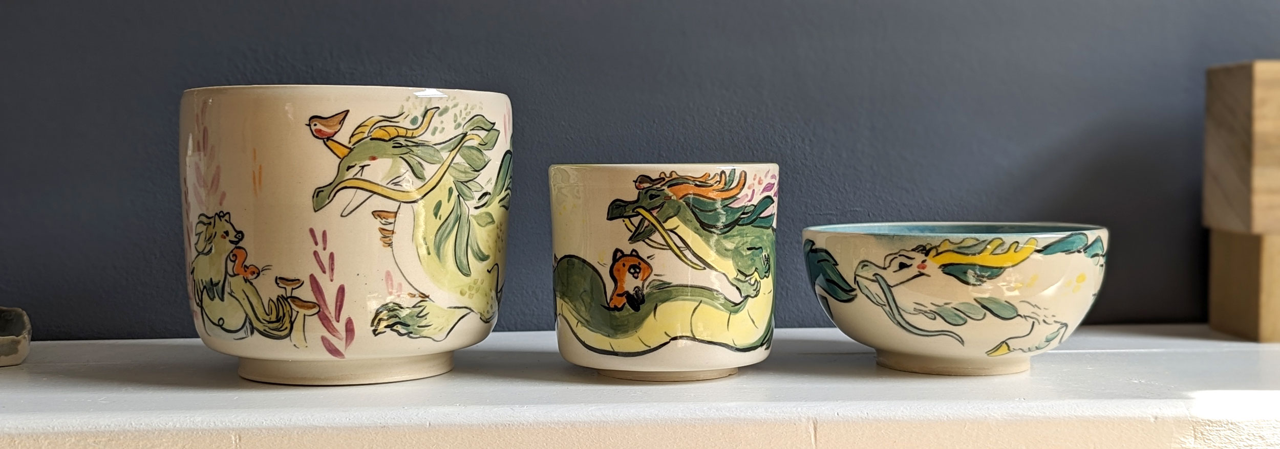trois pièces de poteries avec des dragons mignons, fait main par Kness
