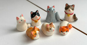 mini cat tea pet figurine