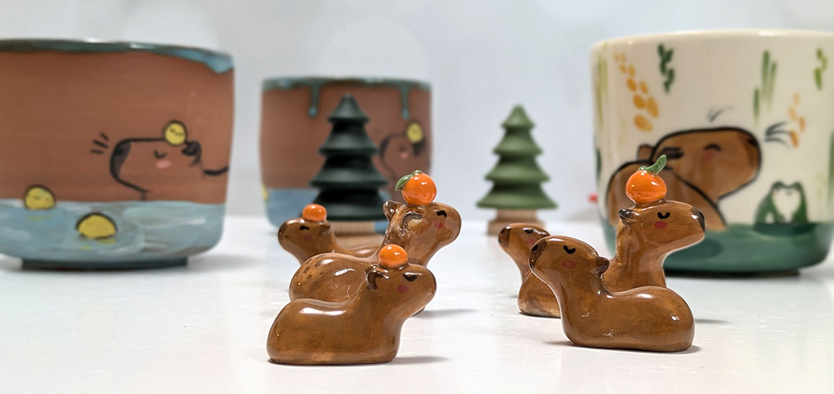 adorable porcelain capybara for the cutest décor and arts de la table