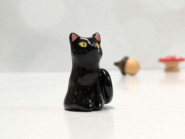 whiskers vase black cat