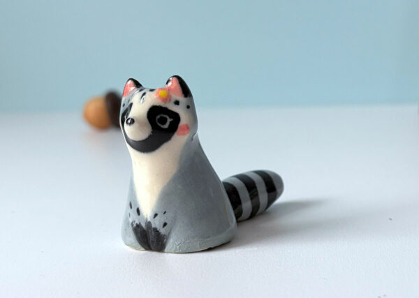 Figurine - Whiskers Vase - Raccoon - Image 4