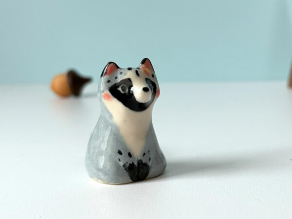 Figurine - Whiskers Vase - Raccoon - Image 3