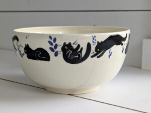 handmade bowl illustratred with cats