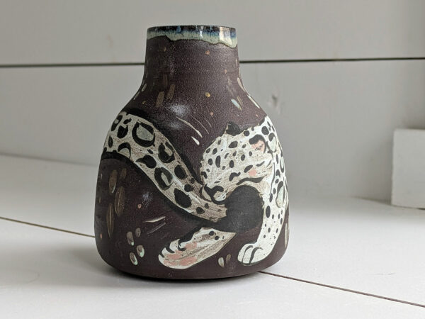 snow leopard small vase