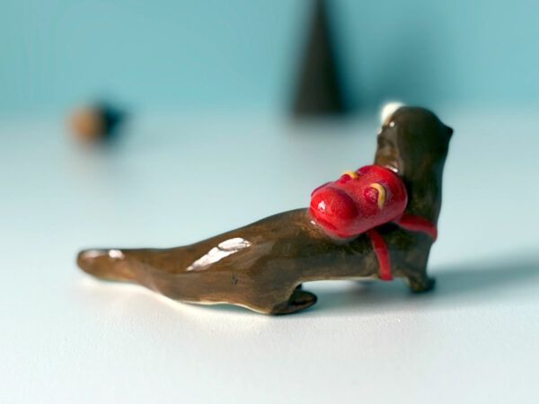 Figurine - Loutre Sac à Dos – Image 3