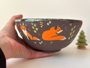 black bowl red foxes